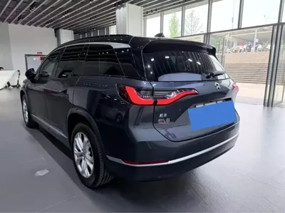 Nio ES8