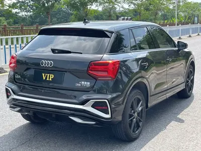Audi Q2L
