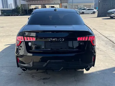 Lynk & Co 03