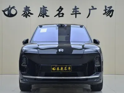 Nio ES8