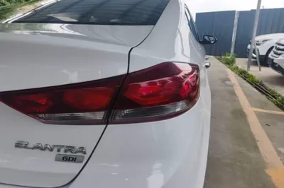 Hyundai Elantra (6th Generation