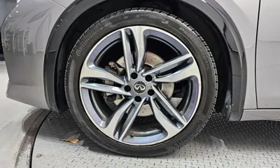 Infiniti Q30