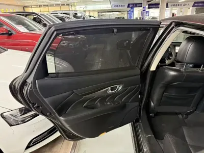Infiniti Q70