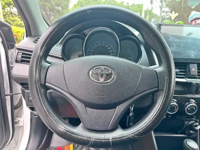 Toyota Yaris L