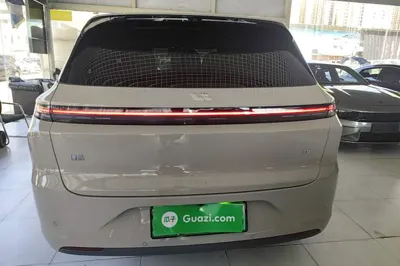Li Auto L6