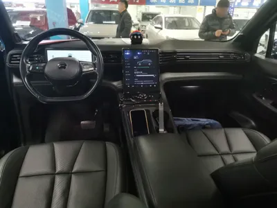 Nio ES8