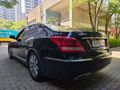 Hyundai Equus