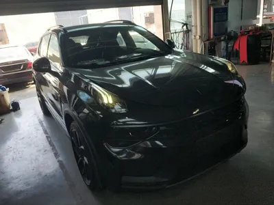 Lynk & Co 01