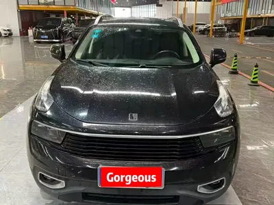 Lynk & Co 01
