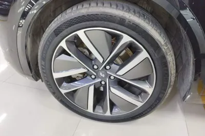 Li Auto L9