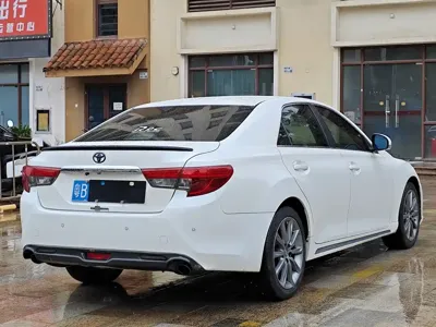 Toyota Reiz