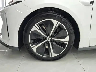 Nio ET5T