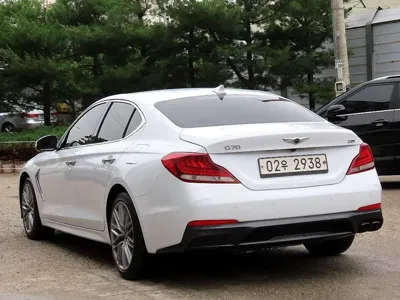 Genesis G70