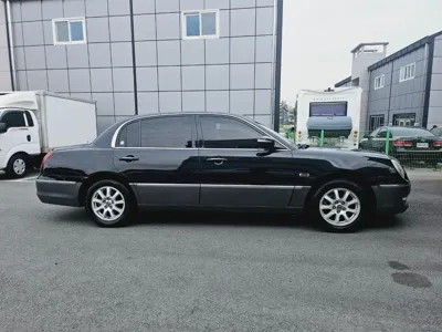 Kia Opirus
