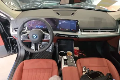 BMW iX1