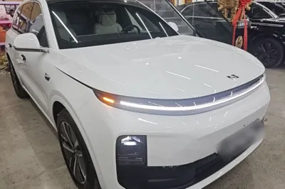 Li Auto L6
