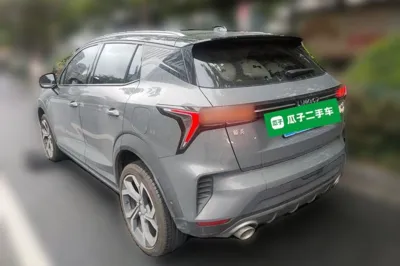Lynk & Co 06