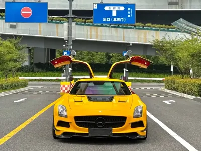 Mercedes-Benz SLS AMG