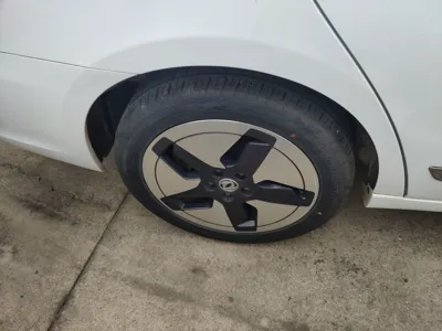 Dongfeng Aeolus E70