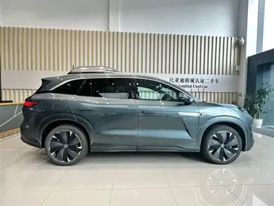 BYD 唐L