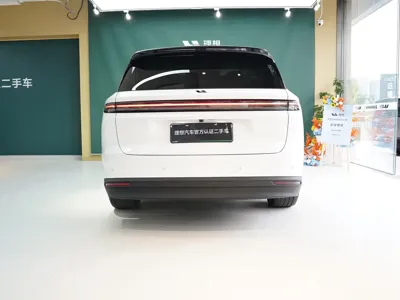 Li Auto 理想i8