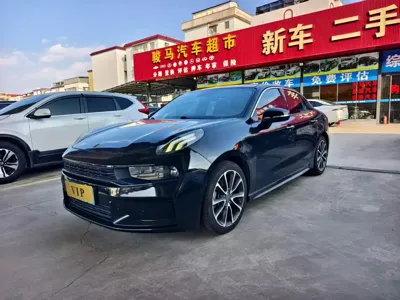 Lynk & Co 03