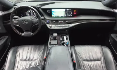Lexus LS