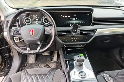 Hongqi HS5
