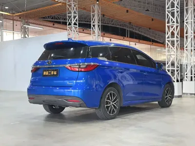 BYD MAX