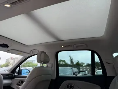 Nio ES8