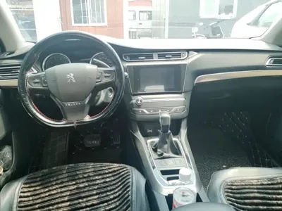 Peugeot 408