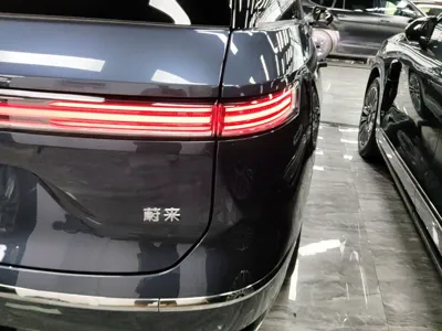 Nio ES8