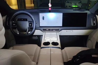 Li Auto L6
