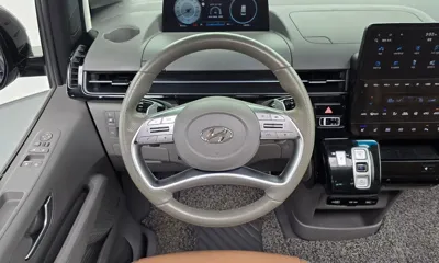 Hyundai Staria