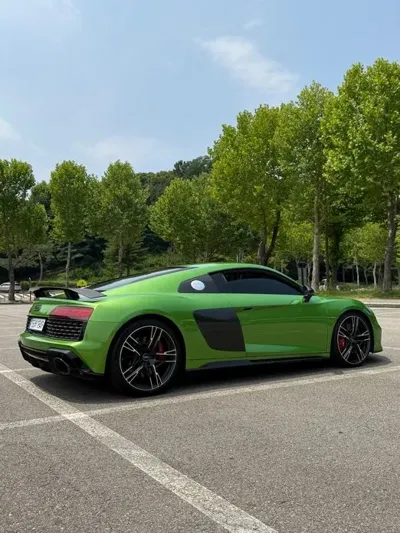 Audi R8