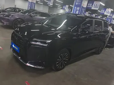 Wuling Xingguang 730