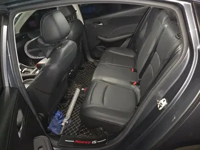 Roewe i5