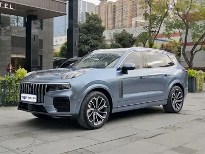 Lynk & Co 09