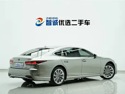 Lexus LS