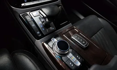 Genesis EQ900