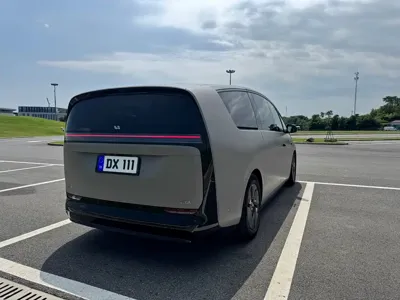 Li Auto Li MEGA