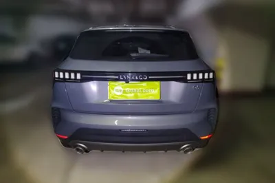 Lynk & Co 06