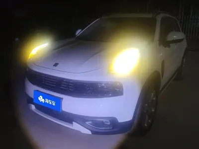 Lynk & Co 01