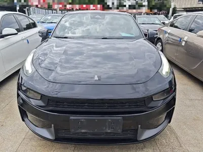 Lynk & Co 03