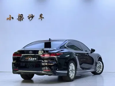 Lexus LS
