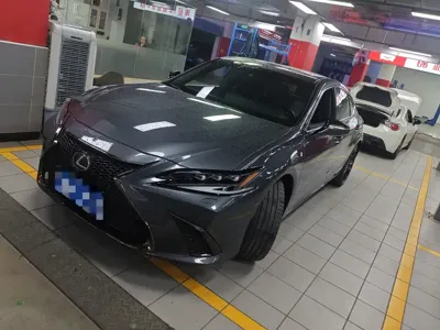 Lexus ES