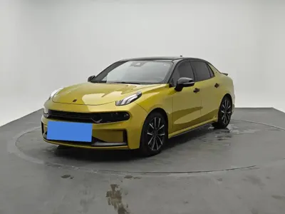 Lynk & Co 03