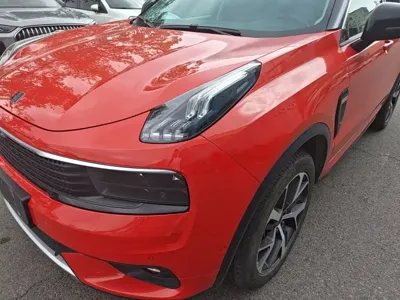 Lynk & Co 01