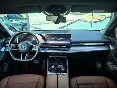 BMW i5
