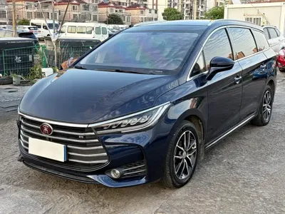 BYD MAX